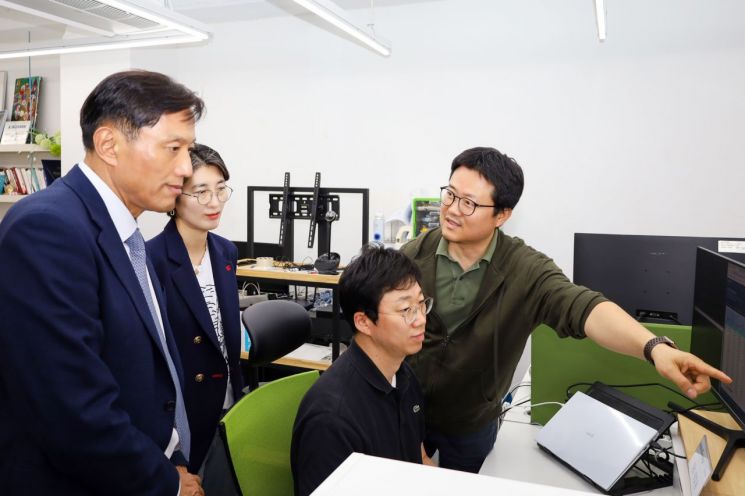 기보, AI 기술기업 현장 찾아 맞춤형 지원방안 논의