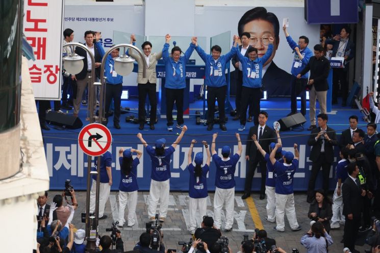 이재명 "국익 지키는 외교안보 강국" 강조…수도권 집중 유세도