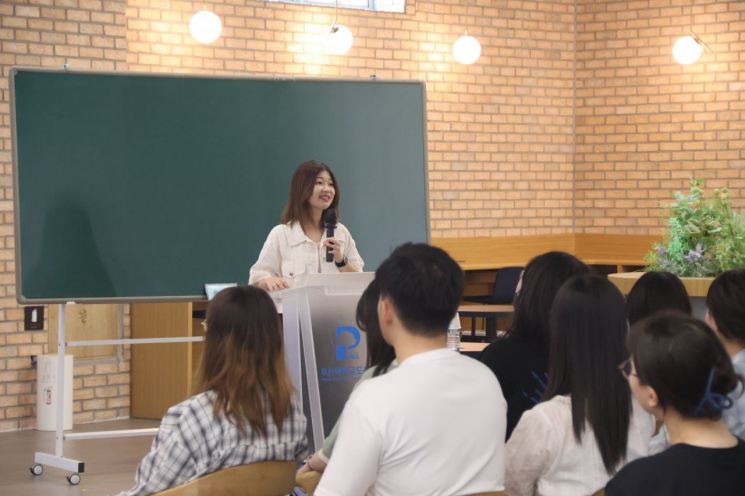 부산대 도서관, 김초엽 작가 초청 ‘저자와의 만남’ 개최