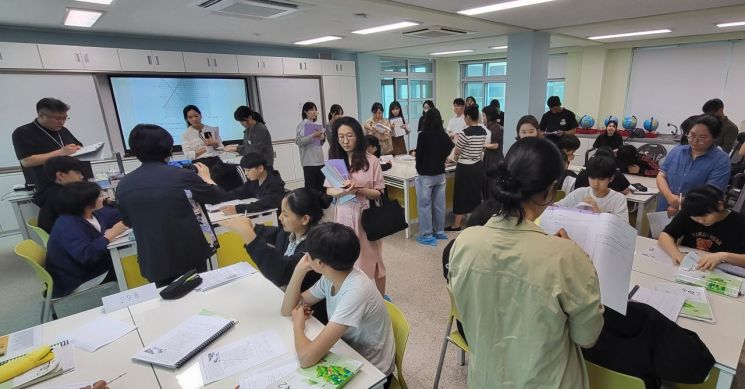 충남교육청이 혁신미래학교인 홍동중학교에서 공감주간을 통해 공개수업을 진행하고 있다./충남교육청 제공