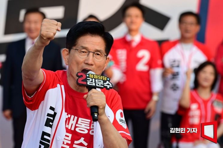 한 목소리로 외친 '증시 부양'…李 "주주권익 보호" vs 金 "세제 혜택"