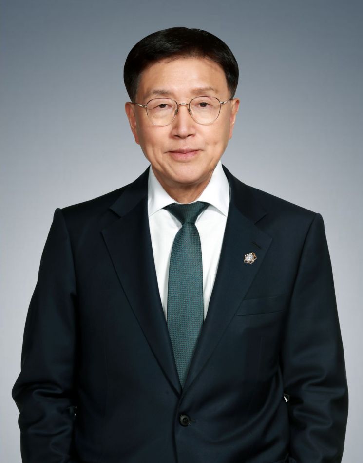 법무법인 대륜, SKT 법적 대응에 중앙지검장 출신 조영곤 변호사 발탁