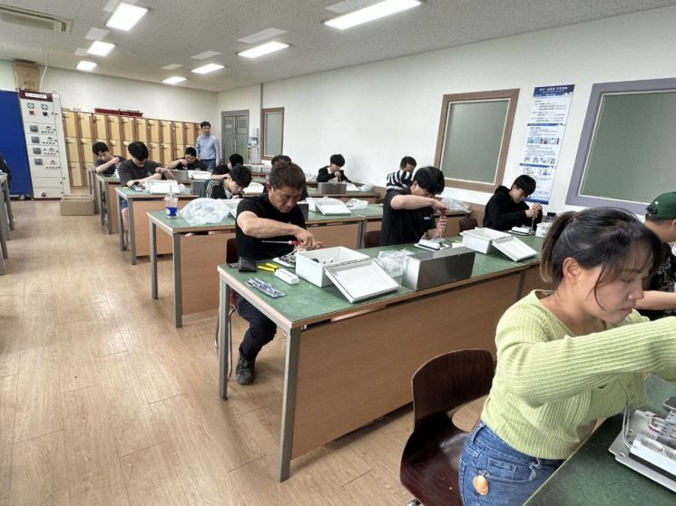 충남도립대 스마트팜학과, 폴리텍대학 익산캠퍼스 찾아 실습 교육