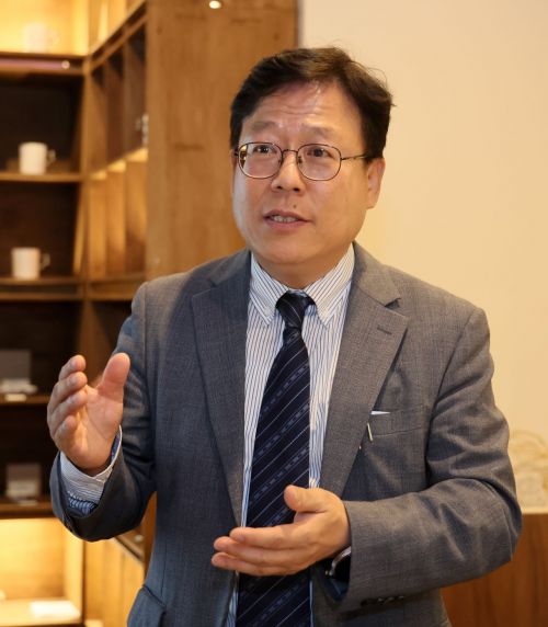 이근주 한국핀테크산업협회장이 27일 아시아경제와 인터뷰를 하고 있다. 윤동주 기자