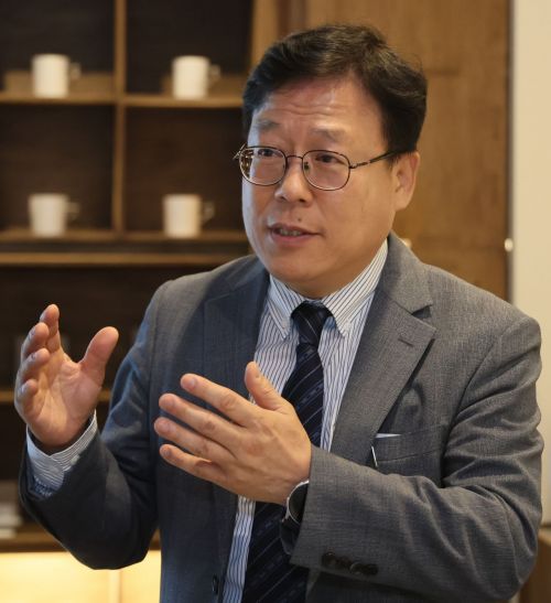 이근주 한국핀테크산업협회장이 27일 아시아경제와 인터뷰를 하고 있다. 윤동주 기자