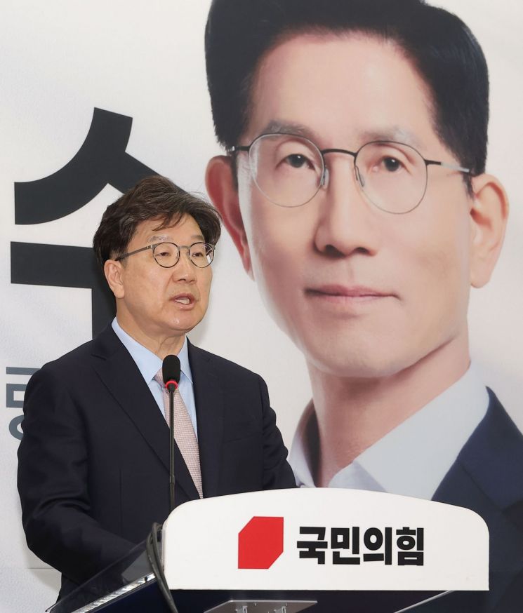 '기본 잊고 있었다' 반성한 권성동 …"비상계엄, 탄핵 등 진심 사과"