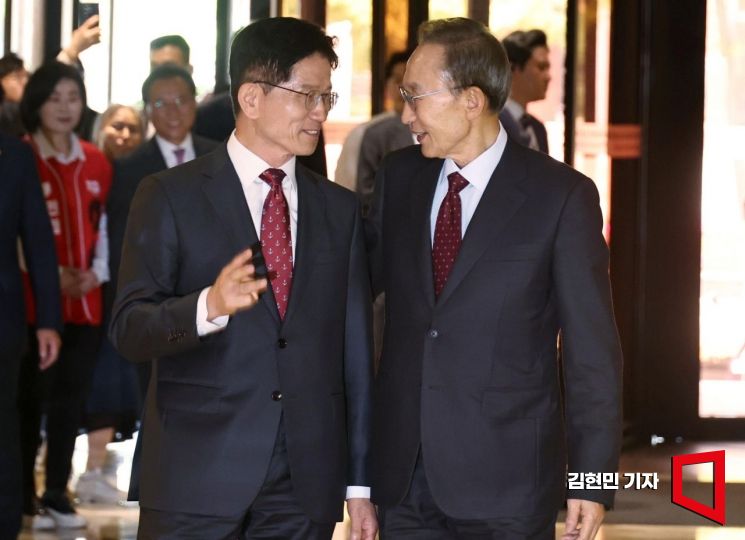 [포토] 김문수, 이명박 전 대통령 오찬 회동