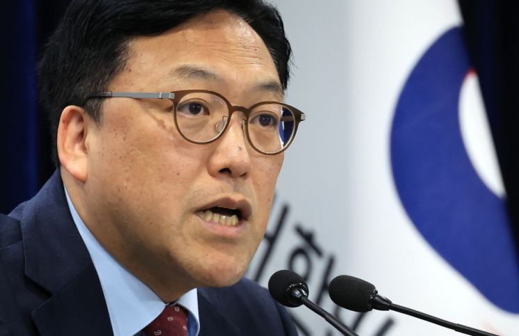 금융위원장 "밸류업, 다음 정부서도 주요 정책 추진돼야"
