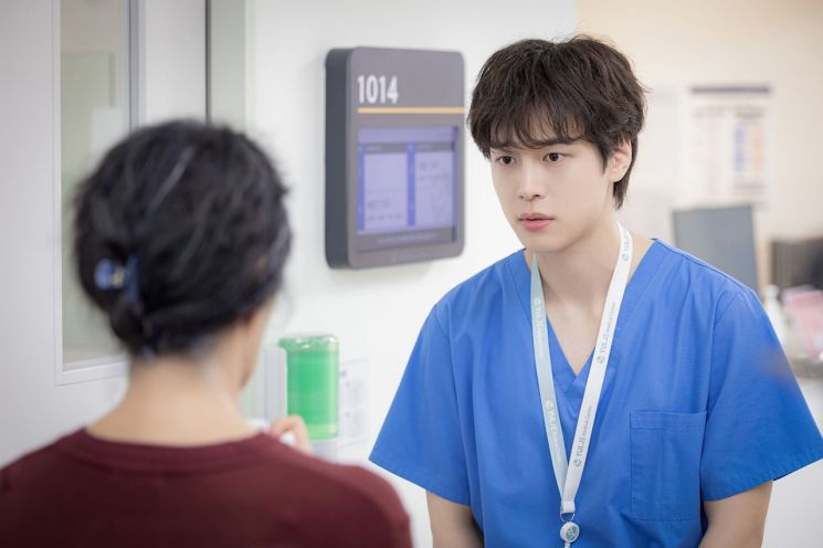 [인터뷰]강유석 "다크서클은 더 진하게, 머리는 떡지게 분장했어요"