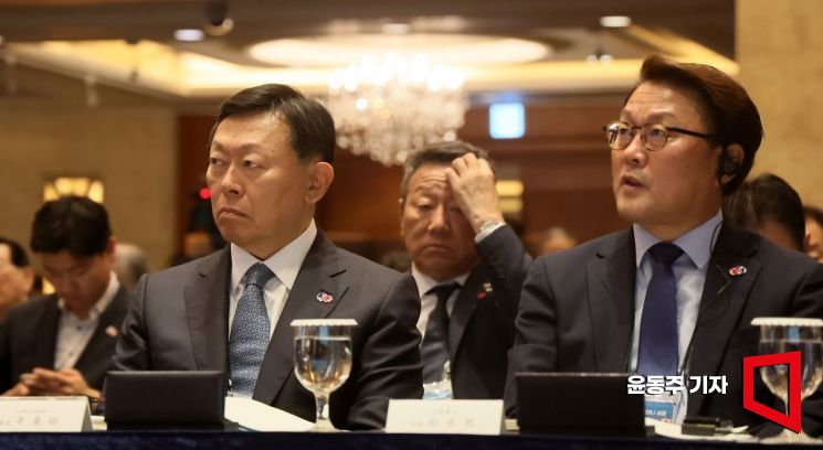 [포토] 한일경제인회의 참석한 신동빈 회장