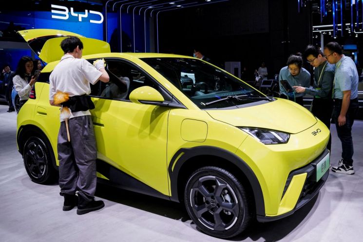 BYD 34% 파격 할인에…中 자동차 시장 재편 움직임