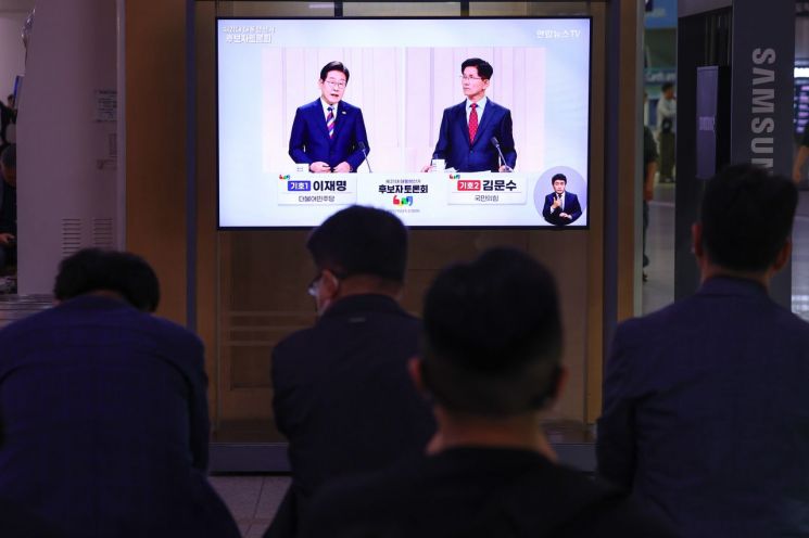 민주당 “대선 TV토론, 흑색선전·혐오 발언 난무”