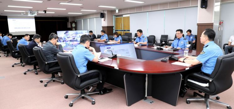 서해해경청, 섬 지역 투표함 육지 이송…함정 30척 동원