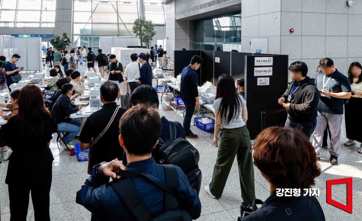 Early Voting Turnout Surpasses 10% as of 1 p.m.; Jeonnam Exceeds 20%