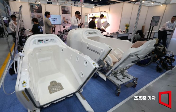 [포토] 2025 홈케어 재활 복지 전시회 개막