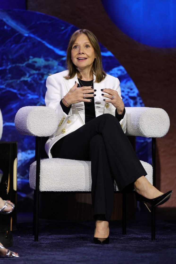 GM CEO "中 전기차 앞서는 이유, 기술 아닌 보조금 때문"