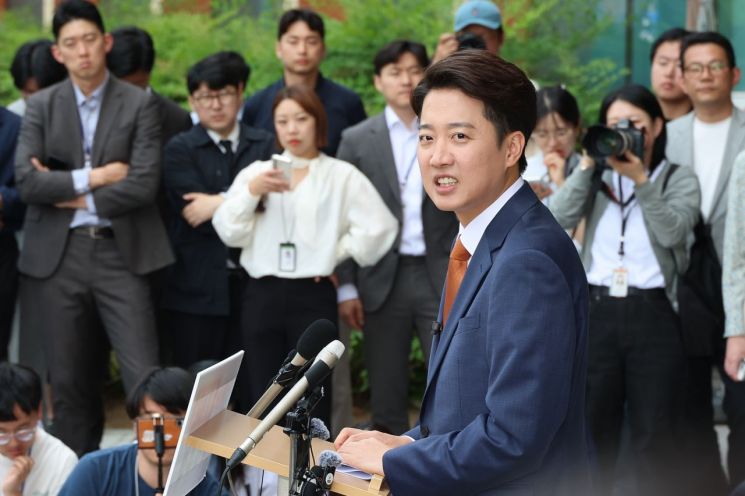 이재명 "양두구육하려다 토사구팽" vs 이준석 "또 망상의 늪"