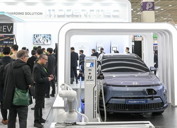 전기차의 모든 것... 'EV 트렌드 코리아 2025' 코엑스서 막올라 - 뉴스 썸네일 이미지