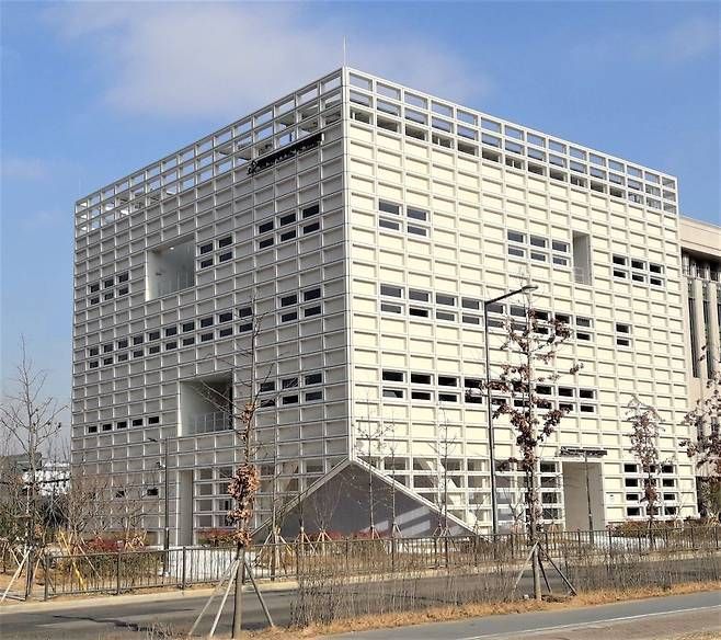 세종서 사전투표지 촬영해 SNS 게시…선관위, 경찰 고발 