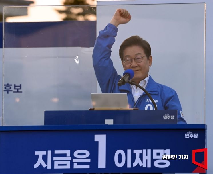 이재명 "정치인도 내란 책임 있으면 수사해야"