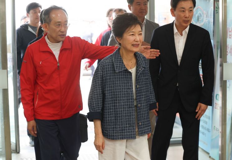 유영하 "은퇴하면 말 없는데…홍준표, 저주·악담 다 돌려받을 것"