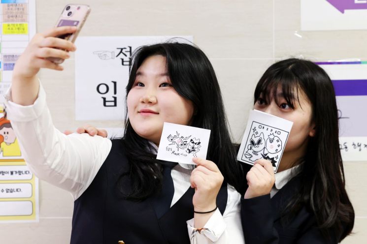 광주 사전투표율 34.33%(오전 8시 기준)…전국 평균 크게 상회