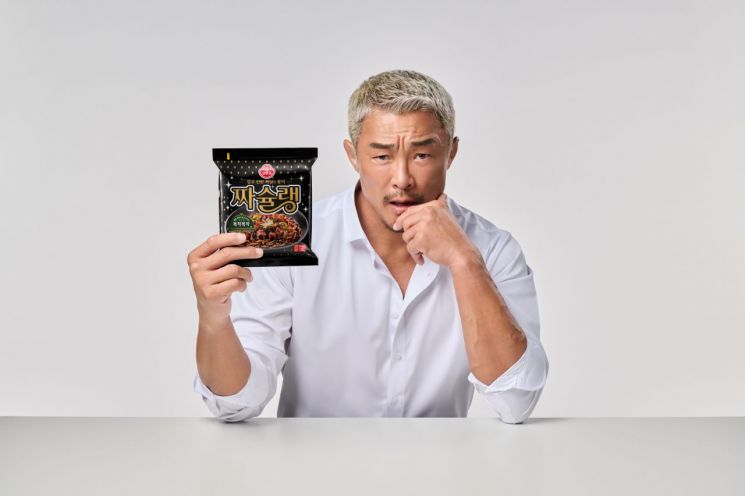 오뚜기, '짜슐랭' 신규 모델에 추성훈 발탁