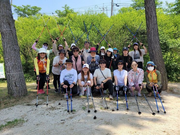 "건강문화 확산" … 진해보건소, 노르딕워킹 프로그램 개최 