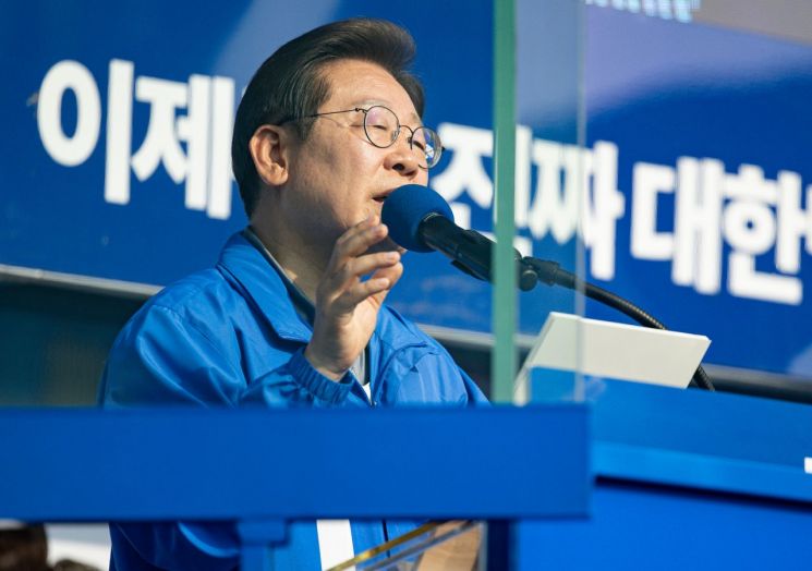  '리박스쿨' vs '짐로저스'…민주-국힘, 본투표 앞두고 공방전 가열