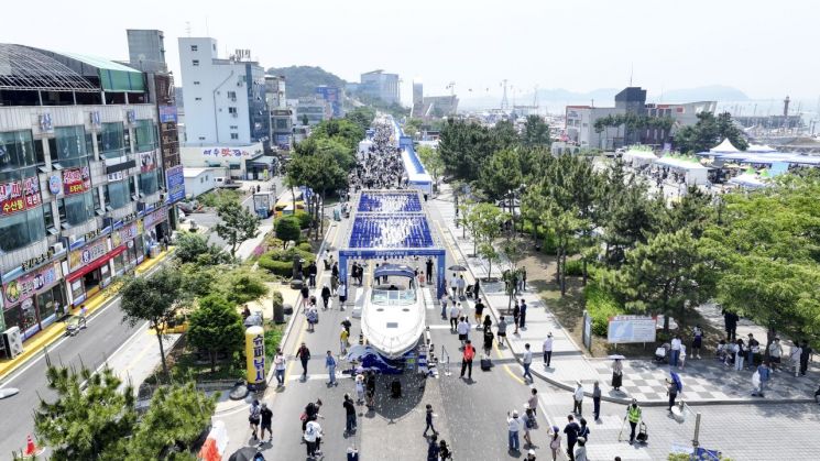 화성 뱃놀이 축제, 27만명 방문하며 성료 