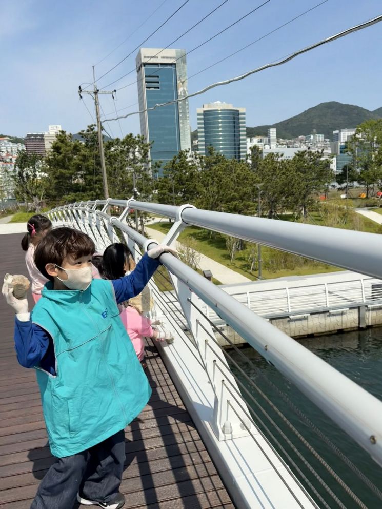 부산항만공사-부산시설공단, 가족참여형 해양 생태 정화활동 진행