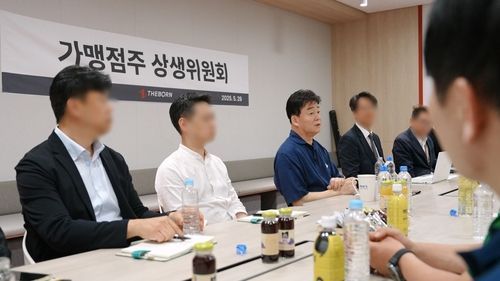 상생위원회 준비 회의에 참석한 백종원 더본코리아 대표. 더본코리아
