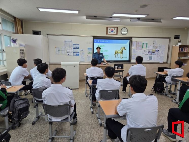 구미경찰서, 금오공고 1학년 대상 디지털범죄 예방 교육