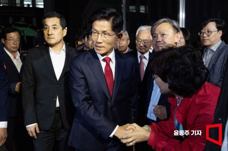 [포토] 대선 패배 김문수 후보, 국민의힘 당사 도착