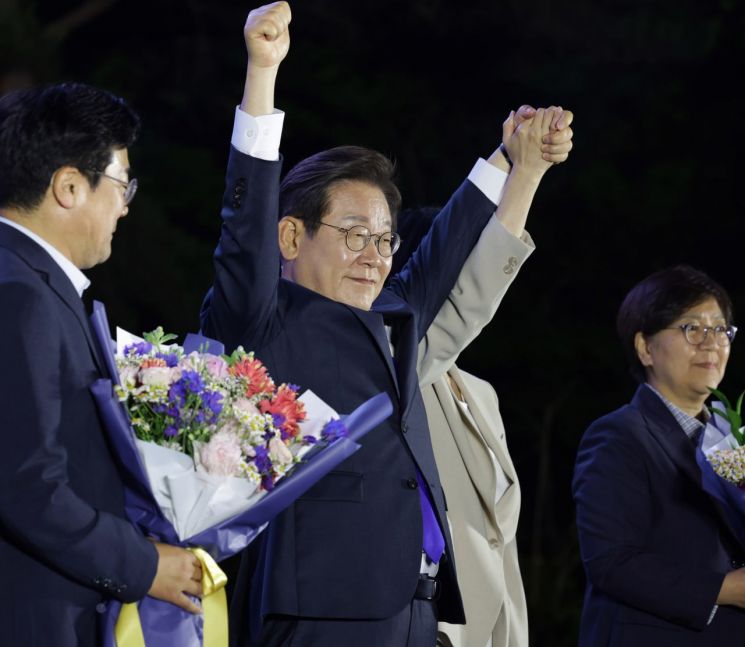 '국민통합' 강조한 이재명…"내란 극복하고, 민생 확실하게 회복하겠다"(종합)