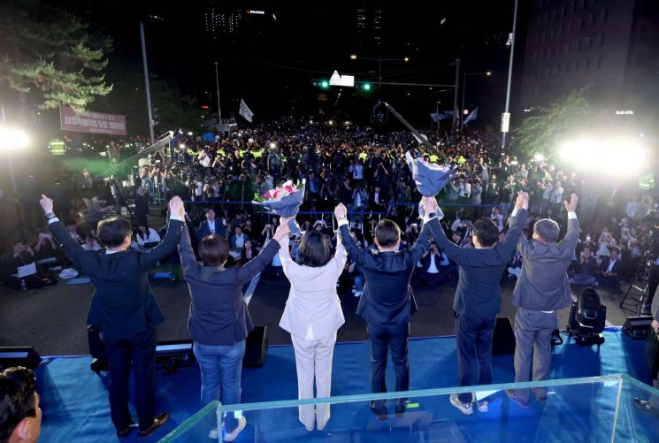 '국민통합' 강조한 이재명…"내란 극복하고, 민생 확실하게 회복하겠다"(종합)