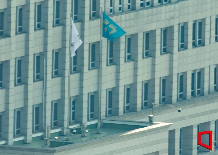 [포토] 다시 게양된 대통령실 봉황기