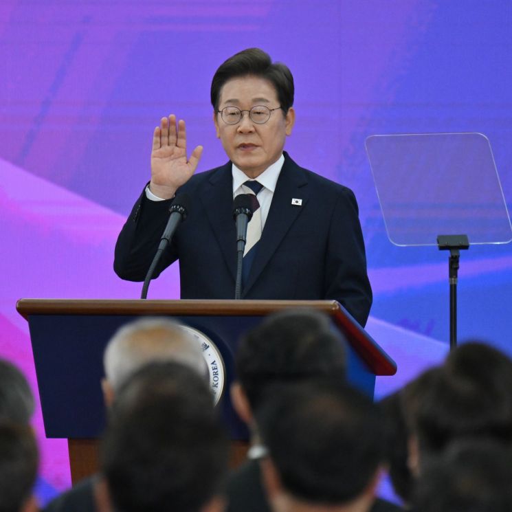 [속보] 이재명 대통령 "정의로운 통합정부, 유연한 실용정부 될 것"