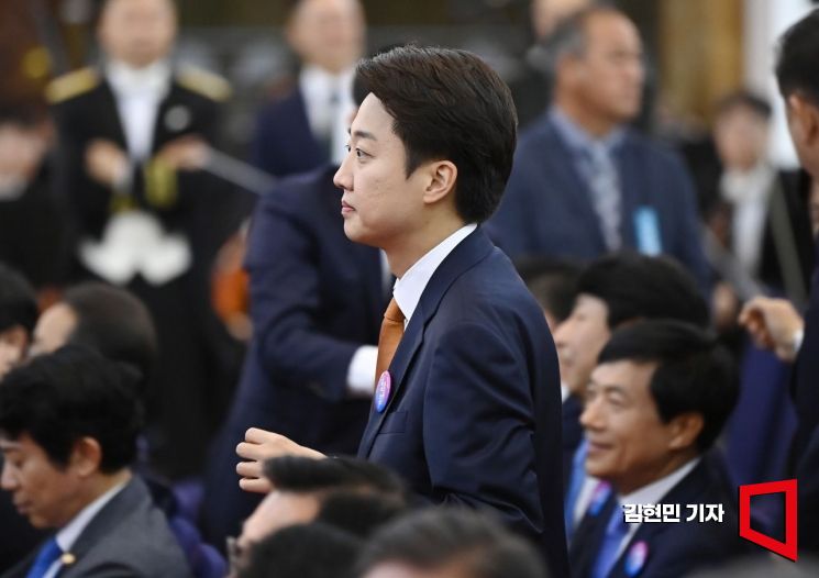 이준석 개혁신당 의원이 지난 4일 서울 여의도 국회에서 열린 제21대 대통령 취임선서식에 참석하고 있다. 김현민 기자