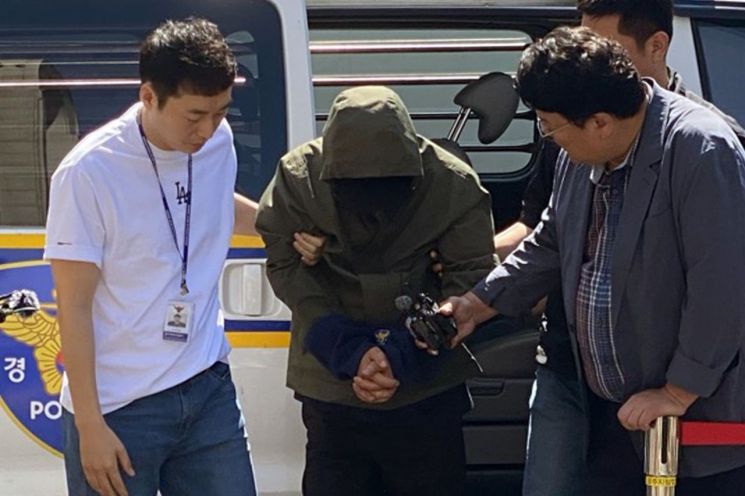 생활고에 가족 태우고 바다로…40대 가장 구속 송치