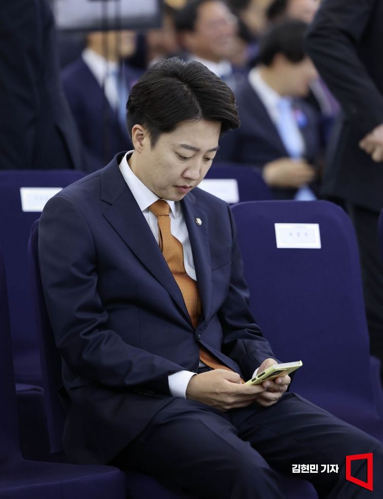 이준석 개혁신당 의원이 지난 4일 국회 로텐더홀에서 열린 이재명 제21대 대통령 취임 선서식에 참석했다. 김현민 기자