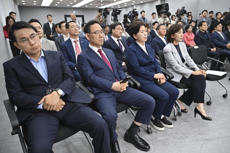 쇄신 성토장된 국힘 선대위 해단식…김문수 "당내 민주주의 무너져"