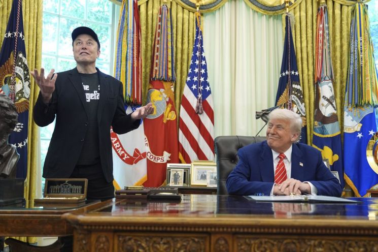 머스크 "트럼프 감세안 죽이자"…10년간 美 재정적자 3300조 급증 전망