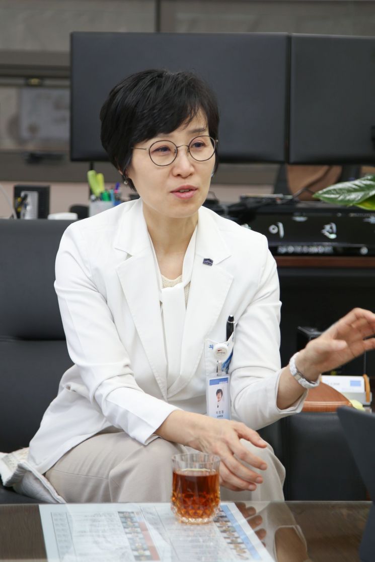 이진경 한국원자력의학원장이 아시아경제와 인터뷰 하고 있다. 사진=원자력의학원 제공