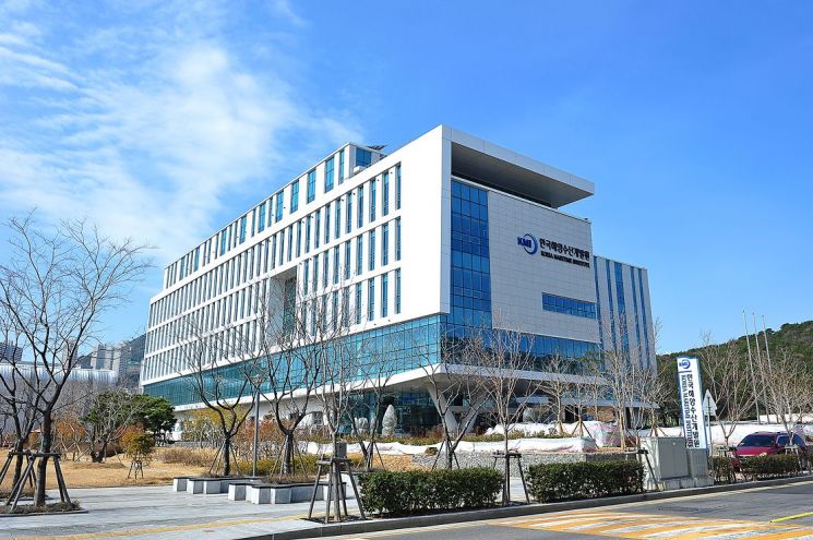 한국해양수산개발원, 북극으로 가는 바닷길 열고 AI로 해양수산 미래 그린다