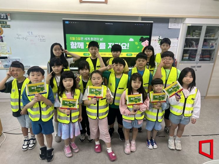 단촌초, 전교생 참여 '플러깅 챌린저'…지구 지키는 작은 실천 앞장
