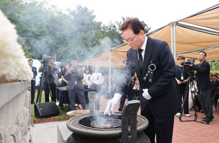 "오늘 평화는 호국영령 희생 덕분" … 경남도, 제70회 현충일 추념식 엄수