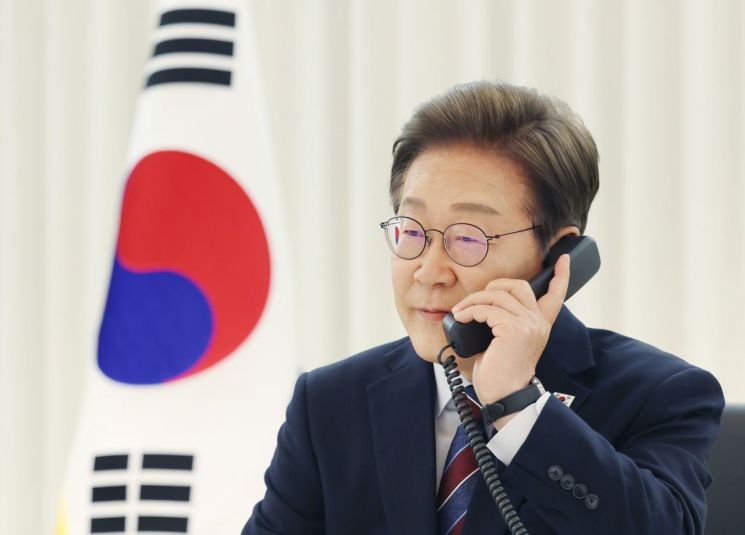 이재명 대통령, 민주당 단톡방 퇴장…"새로운 대한민국 만들자"