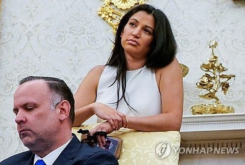 트럼프-머스크 충돌…최측근 부부싸움 번지나