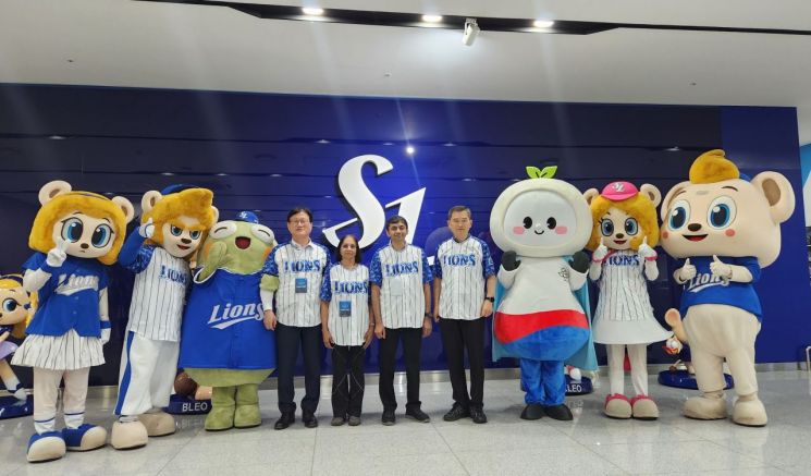 대구보훈청, 이국 전쟁서 숨진 해외참전용사 후손 시구·시타 행사